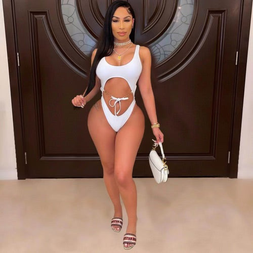 She’s a 10 one piece swimsuit