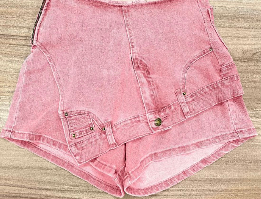 Irregular denim shorts